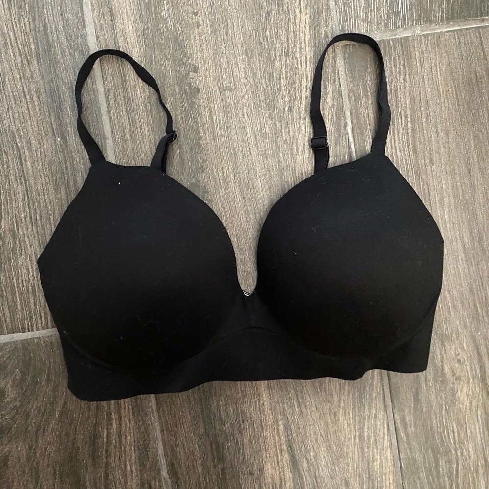 Victoria’s Secret wireless push up bra